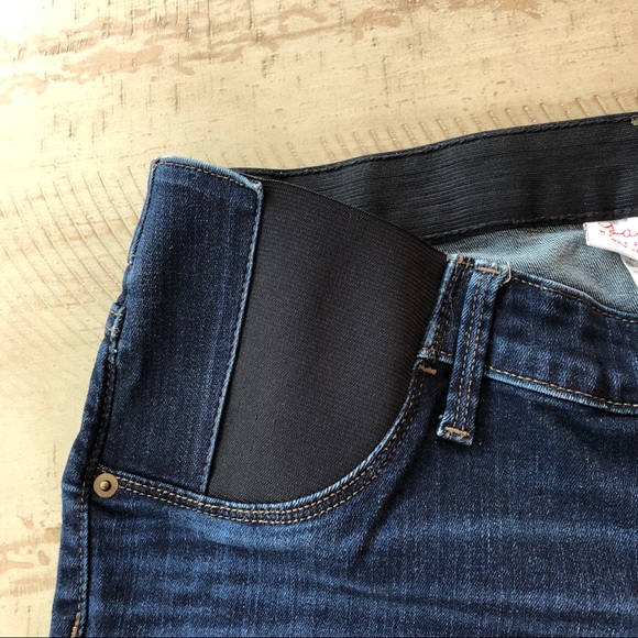 Isabel Maternity Shorts - Picture 3 of 4